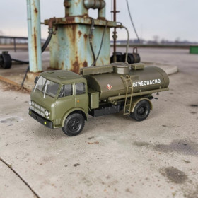 : радянські, російські та українські : советские, российские и украинские ^/--/^ МАЗ 500 /--/ А   (АЦ-8) Топливозаправщик &amp;quot;Огнеопасно&amp;quot;, хаки   (1970) - &amp;quot;Наш Автопром&amp;quot; ^_^^^ МАЗ 500 /--/ А (АЦ-8) Топлівозаправник &amp;quot; Вогненебезпечно &amp;quot;, хакі (1970) - &amp;quot;Наш Автопром &amp;quot; - фото фото фото