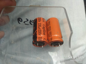 Конденсатори Конденсаторы ^/--/^ Конденсатори 330 /--/ mkF 200 /--/ v   (2 /--/ шт,демонтаж ) ^_^^^ Конденсаторы 330 /--/ mk F 200 /--/ v (2 /--/ шт, демонтаж) - фото фото фото