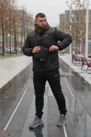 Куртки Куртки ^/--/^ Комплект мужской Nike: куртка зимняя &amp;quot;Frost&amp;quot; хаки-черная + брюки из трехнитки утепленные ч ^_^^^ Комплект чоловічий Nike: куртка зимова &amp;quot;Frost &amp;quot; хакі-чорна + брюки з тринитки утеплені ч - фото фото фото