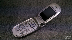 Samsung Samsung ^/--/^ Ретро 2003 /--/ р Samsung SGH-E /--/ 105 E /--/ 105 робочий! ^_^^^ Ретро 2003 /--/ г Samsung SGH-E /--/ 105 E /--/ 105 рабочий! - фото фото фото