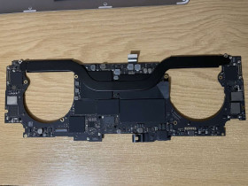 Материнські плати Материнские платы ^/--/^ Материнская плата MacBook Pro 2017    ( A /--/ 1707 ) работает только с внешнего диска Только Киев ^_^^^ Материнська плата MacBook Pro 2017 (A /--/ 1707) працює тільки з зовнішнього диска Тільки Київ - фото фото фото