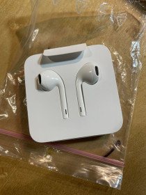 Навушники, гарнітури Наушники, гарнитуры ^/--/^ Apple EarPods Lightning наушники для iPhone  оригинал)с комплекта ^_^^^ Apple EarPods Lightning навушники для iPhone оригінал) з комплекту - фото фото фото
