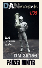 Фігурки, солдатики Фигурки, солдатики ^/--/^ Danmodel 35156 - Український солдат набор №7 - 1 фігура   (смола)  1/35 ^_^^^ Danmodel 35156 - Украинский солдат набор No /--/ 7 - 1 фигура (смола) 1/35 - фото фото фото