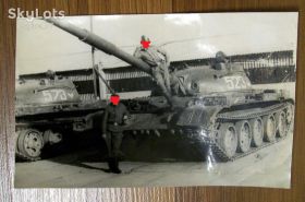 Листи, фото Письма, фото ^/--/^ Военнослужащие Советской Армии на фоне танков Т-55, 1970-е гг. ^_^^^ Військовослужбовці Радянської Армії на тлі танків Т-55, 1970-і рр. - фото фото фото