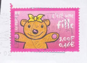 Франція Франция ^/--/^ Франция 2001 ПОЗДРАВИТЕЛЬНАЯ МАРКА C&amp;apos;EST UNE FILLE ДЕВОЧКА ДОЧЬ МЕДВЕЖОНОК БАНТ ПОЧТА Mi.3612 гашёная ^_^^^ 2001 ПОЗДІЙНА МАРКА C&amp;apos;EST UNE FILLE ДІВЧКА ДОЧЧ МЕДВЕЖОНОК БАНТ ПОШТА Mi.3612 гашена - фото фото фото