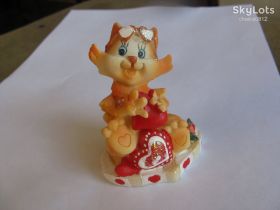 Статуетки, Скульптури, Фігурки, Фарфор Статуэтки, Скульптуры, Фигурки, Фарфор ^/--/^ Котенок. Размеры 6,5*5*3,5 см. ^_^^^ Кошеня. Розміри 6,5*5*3,5 см. - фото фото фото