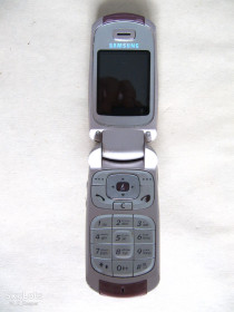 Samsung Samsung ^/--/^ Samsung SGH-E /--/ 530 розкладушка 2005 рік, арабська на клавіатурі ^_^^^ Samsung SGH-E /--/ 530 раскладушка 2005 год, арабская на клавиатуре - фото фото фото