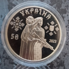 Пам'ятні і ювілейні Памятные и юбилейные ^/--/^ 5 гривень 2023 года. Захисниці, В БУКЛЕТЕ ^_^^^ 5 гривен 2023 года. Защитницы, в будлете - фото фото фото