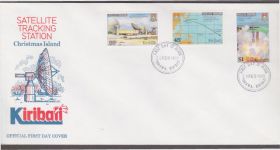 Марки Австралії та Океанії Марки Австралии и Океании ^/--/^ Кирибати 1980 КОСМОС КОСМИЧЕСКАЯ РАКЕТА ПОЛЁТ ПАРАБОЛИЧЕСКАЯ АНТЕННА СТАНЦИЯ СВЯЗЬ КПД Mi.346-348 ^_^^^ Кірібаті 1980 КОСМОС КОСМІЧНА РАКЕТА ПОЛЕТ ПАРАБОЛІЧНА АНТЕННА СТАНЦІЯ ЗВ'ЯЗОК ККД Mi.346-348 - фото фото фото