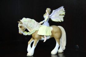 Фігурки, солдатики Фигурки, солдатики ^/--/^ ФЕЯ на коне фэнтези SCHLEICH 90-100 /--/ мм  ФРГ ^_^^^ ФЕЯ на коні фентезі SCHLEICH 90-100 мм ФРН - фото фото фото