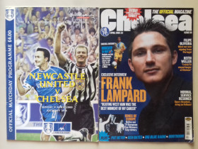Спортивна література Спортивная литература ^/--/^ Журнали клубу Челсі. CHELSEA Football Club. 2 журнали. ^_^^^ Журналы клуба Челси. CHELSEA Football Club 2 журнала. - фото фото фото