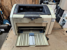 Принтери Принтеры ^/--/^ Лазерный принтер HP LaserJet 1022 с картриджем № 25161012 ^_^^^ Лазерний принтер HP LaserJet 1022 з картриджем No 25161012 - фото фото фото