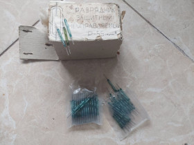 Радіолампи Радиолампы ^/--/^ Разрядники Р-55 группа А, новые, одна партия в коробке! Лот 1 шт. Смотрите фото/описание. ^_^^^ Розрядники Р-55 група А, нові, одна партія в коробці! Лот 1 шт. Дивіться фото / опис. - фото фото фото