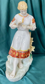 Статуетки, Скульптури, Фігурки, Фарфор Статуэтки, Скульптуры, Фигурки, Фарфор ^/--/^ Полонне.  Гадання на ромашці. ^_^^^ Полонное. Гадание на ромашке. - фото фото фото