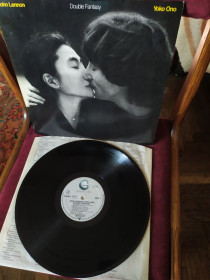 Платівки Пластинки ^/--/^ Джон Леннон John Lennon &amp; Yoko Ono – Double Fantasy ^_^^^ Джон Леннон John Lennon & Yoko Ono - Double Fantasy - фото фото фото