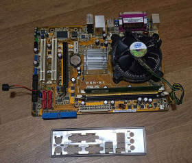 Материнські плати Материнские платы ^/--/^ Продам материнську плату Asus P /--/ 5 /--/ N-MX Rev. 1.0 ^_^^^ Продам материнскую плату Asus P /--/ 5 /--/ N-MX Rev. 1. 0 0 - фото фото фото