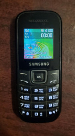 Samsung Samsung ^/--/^ Samsung E /--/ 1200 /--/ i біла кришка ^_^^^ Samsung E /--/ 1200 /--/ i белая крышка - фото фото фото