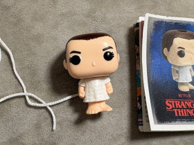 Солдатики Солдатики ^/--/^ фігурка Funko Pop Stranger Things 11 одинадцять кіндер джой дивні дива Макс з вивороту Kinder Joy - фото фото фото