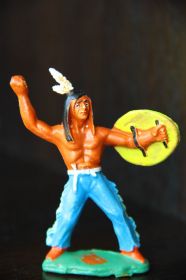 Фігурки, солдатики Фигурки, солдатики ^/--/^ индеец ГДР №106 ЧИТТЕ-ЙОХОЛЛО Артур Шоенау Крашенное тело !! ^_^^^ Індіанець НДР No /--/ 106 ЧИТТЕ-ЙОХОЛЛО Артур Шоенау Крашенне тіло! - фото фото фото