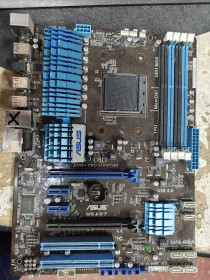 Материнські плати Материнские платы ^/--/^ Мат. плата Asus M /--/ 5 /--/ A /--/ 97 Socket AM /--/ 3+ AMD 970 2 /--/ xPCI-E+GbLAN SATA RAID ATX 4 /--/ DDR /--/ 3 № НР /--/ 261404107 ^_^^^ Мат. плата Asus M /--/ 5 /--/ A /--/ 97 Socket AM /--/ 3+ AMD 970 2 /--/ xPCI-E+GbLAN SATA RAID ATX 4 /--/ DDR /--/ 3 No НР /--/ 261404107 - фото фото фото