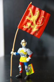 Фігурки, солдатики Фигурки, солдатики ^/--/^ рыцарь с флагом 75-80 /--/ мм PLASTOY Франция ^_^^^ лицар з прапором 75-80 /--/ мм PLASTOY Франція - фото фото фото