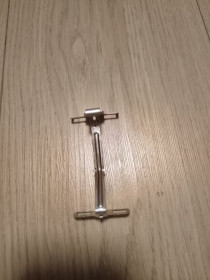 Системи охолодження Системы охлаждения ^/--/^ Зажим для радіатора CPU ^_^^^ Зажим для радиатора CPU - фото фото фото