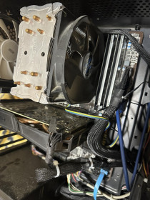 Системні блоки, ПК Системные блоки, ПК ^/--/^ Материнка GIGABYTE GA-Z /--/ 87-HD /--/ 3+Core I /--/ 5-4440+память kingston 16 /--/ GB DDR /--/ 3 1600 /--/ MHz - фото фото фото