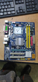 Материнські плати Материнские платы ^/--/^ Мат. плата Gigabyte GA-945 /--/ GCM-S /--/ 2 /--/ L rev /--/ 1.0 LGA /--/ 775 i /--/ 945 /--/ GC PCI-E+SVGA+GbLAN SATA MicroATX 2 /--/ DDR /--/ 2 № 212709 ^_^^^ Мат. плата Gigabyte GA-945 /--/ GCM-S /--/ 2 /--/ L rev /--/ 1.0 LGA /--/ 775 i /--/ 945 /--/ GC PCI-E+SVGA+GbLAN SATA MicroATX 2 /--/ DDR /--/ 2 No 212709 - фото фото фото