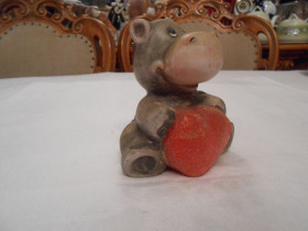 Статуетки, Скульптури, Фігурки, Фарфор Статуэтки, Скульптуры, Фигурки, Фарфор ^/--/^ Бегемот Бегемотик Сердце ^_^^^ Бегемотик Серце - фото фото фото