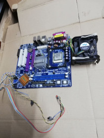 Материнські плати Материнские платы ^/--/^ Материнская плата ASRock P /--/ 4 /--/ Dual-915 /--/ GL ^_^^^ Матерінська плата ASRock P /--/ 4 /--/ Dual-915 /--/ GL - фото фото фото