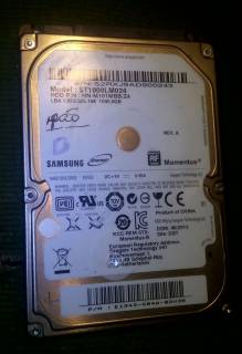 Жорсткі диски Жесткие диски ^/--/^ Ноутбучный жесткий диск SATA 2.5 Samsung Spinpoint M /--/ 8 ST /--/ 1000 /--/ LM /--/ 024 на 1 /--/ Тб ^_^^^ Ноутбучний жорсткий диск SATA 2.5 Samsung Spinpoint M /--/ 8 ST /--/ 1000 /--/ LM /--/ 024 на 1 /--/ Тб - фото фото фото
