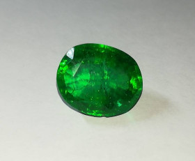 Смарагд Изумруд ^/--/^ Лабораторный изумруд 13.3 cts  16 х 12.6 х 10 мм ^_^^^ Лабораторний смарагд 13.3 cts 16 х 12.6 х 10 мм - фото фото фото