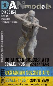 Фігурки, солдатики Фигурки, солдатики ^/--/^ Danmodel 35154 - 2014-2017 Україна. АТО. Український солдат набор №5 - 1 фігура   (смола) + шеврони   (декаль) ^_^^^ Danmodel 35154 - 2014-2017 Украина. АТО. Украинский солдат набор No /--/ 5 - 1 фигура (смола) + шевроны (декаль) - фото фото фото