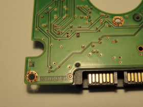 Жорсткі диски Жесткие диски ^/--/^ (03) Плата PCB HDD 0 /--/ A /--/ 90427 HGST HTS /--/ 725025 /--/ A /--/ 7 /--/ E /--/ 630 HTS /--/ 725032 /--/ A /--/ 7 /--/ E /--/ 630 HTS /--/ 725050 /--/ A /--/ 7 /--/ E /--/ 630 - фото фото фото