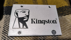 Жорсткі диски Жесткие диски ^/--/^ Диск SSD Kingston SSDNow UV /--/ 400 SUV /--/ 400 /--/ S /--/ 37/120 /--/ G 120 /--/ GB №37 - фото фото фото