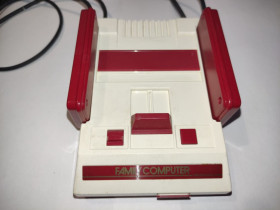 Диски з відеоіграми Диски с видеоиграми ^/--/^ Nintendo Famicom Classic Mini консоль б/в Оригінальна   (тільки консоль) ^_^^^ Nintendo Famicom Classic Mini консоль б/у Оригинальная (только консоль) - фото фото фото