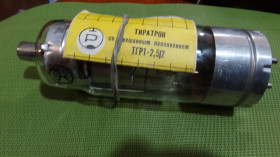 Радіолампи Радиолампы ^/--/^ Тиратрон ТГР /--/ 1-2,5/2 ^_^^^ Тіратрон ТГР /--/ 1-2,5/2 - фото фото фото