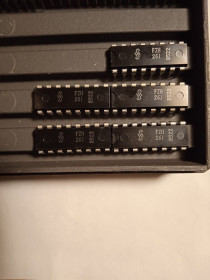 Мікросхеми Микросхемы ^/--/^ Микросхема FZH /--/ 261 новые ^_^^^ Мікросхема FZH /--/ 261 - фото фото фото