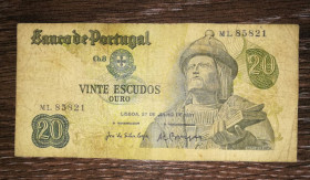 Португалія Португалия ^/--/^ PORTUGAL Португалія 20 ескудо золотом 27 липня 1971. Підп.: Lopes, Borges. 2 літери в серії ^_^^^ Португалия 20 эскудо золотом 27 июля 1971. Подп.: Lopes, Borges. 2 буквы в серии - фото фото фото