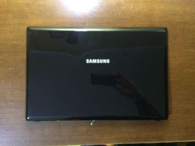 Корпуса Корпуса ^/--/^ крышка матрици Samsung R /--/ 518 трещины ^_^^^ Дах матриці Samsung R /--/ 518 тріщини - фото фото фото