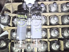 Радіолампи Радиолампы ^/--/^ Радиолампы PL /--/ 81 TESLA лот - 1 /--/ шт ^_^^^ Радіолампи PL /--/ 81 TESLA лот - 1 /--/ шт - фото фото фото