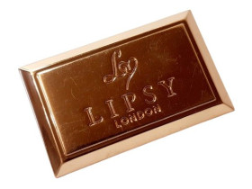 Інше Другое ^/--/^ Винтажный металлический логотип бренда Lipsy London, золотистый шильдик 58 мм-35 мм, используемый в качестве фурнитуры для сумок, одежды, следы времени ^_^^^ Вінтажний металевий логотип бренду Lipsy London, золотистий шильдик 58 мм-35 мм, використовуваний в якості фурнітури для сумок, одягу, сліди часу - фото фото фото