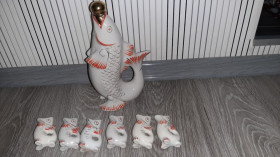 Статуетки, Скульптури, Фігурки, Фарфор Статуэтки, Скульптуры, Фигурки, Фарфор ^/--/^ Набор СССР Рыба + 6 /--/ шт рыбки графин и стопки ПЗХК Полонне ^_^^^ Набір СРСР Риба + 6 /--/ шт рибки графін і стопки ПЗХК Полонне - фото фото фото