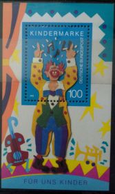 Сучасні з  року Современные с  года ^/--/^ Германия 1993 блок Для детей ^_^^^ Німеччина 1993 блок Для дітей - фото фото фото