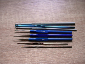 Спиці, гачки, голки, ножиці Спицы, крючки, иголки, ножницы ^/--/^ Крючки для вязания 0.5 мм - 5 мм ^_^^^ Крючки для в'язання 0.5 мм - 5 мм - фото фото фото
