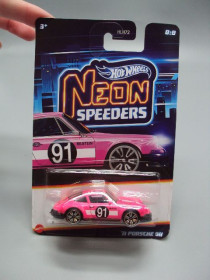 Hot Wheels Hot Wheels ^/--/^ Машинка модель Hot Wheels Neon speeders 71 Porsche 911 pink 91 Bilstein рожевий порше №19048 /--/ с ^_^^^ Машинка модель Hot Wheels Neon speeders 71 Porsche 911 pink 91 Bilstein рожевий порше No /--/ 19048 /--/ с - фото фото фото