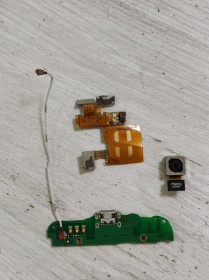 Шлейфи, перехідники Шлейфы, переходники ^/--/^ Huawei Ascend G /--/ 300 U /--/ 8815 шлейф камера плата ^_^^^ Huawei Ascend G /--/ 300 U /--/ 8815 шлейф камера - фото фото фото