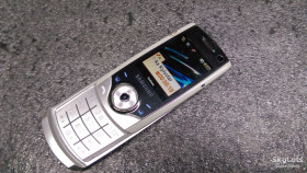 Samsung Samsung ^/--/^ Ретро Samsung U /--/ 700 + аккумулятор 2007 /--/ р ^_^^^ Ретро Samsung U /--/ 700 + аккумулятор 2007 /--/ г - фото фото фото