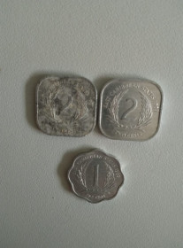 Австралія і Океанія Австралия и Океания ^/--/^ монета Східні Кариби  (East Caribbean States) 1 і 2 центи 1989 Єлизавета II ^_^^^ монета Восточные Карибы (East Caribbean States) 1 и 2 цента 1989 Елизавета II - фото фото фото