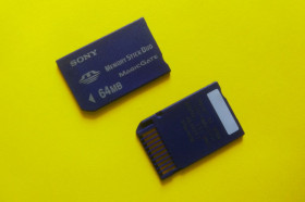Карти пам'яті Карты памяти ^/--/^ Карта памяти Sony Memory Stick Pro Duo 64 mb SanDisk для фотоаппаратов камер Sony ^_^^^ Sony Memory Stick Pro Duo 64 mb SanDisk для фотоапаратів камер Sony - фото фото фото